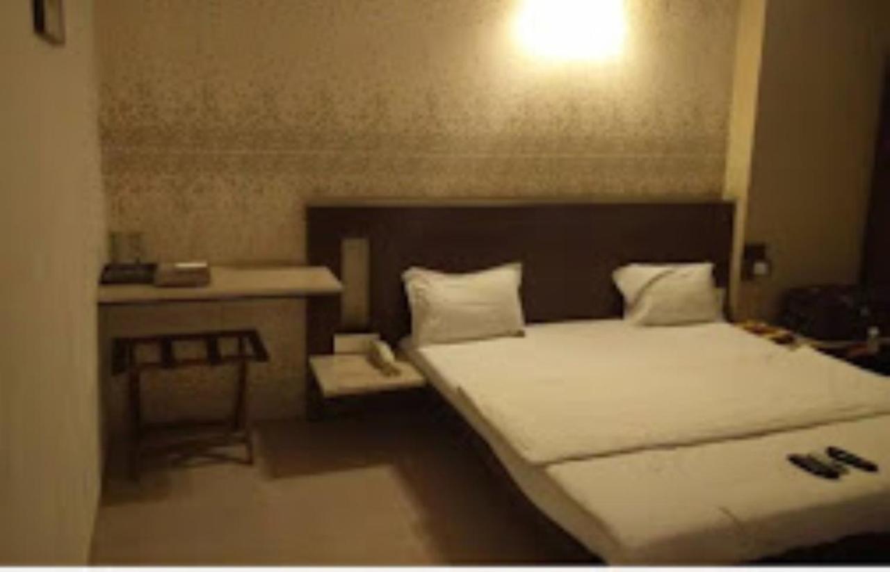 Hotel Sai Saya,Nashik Dış mekan fotoğraf