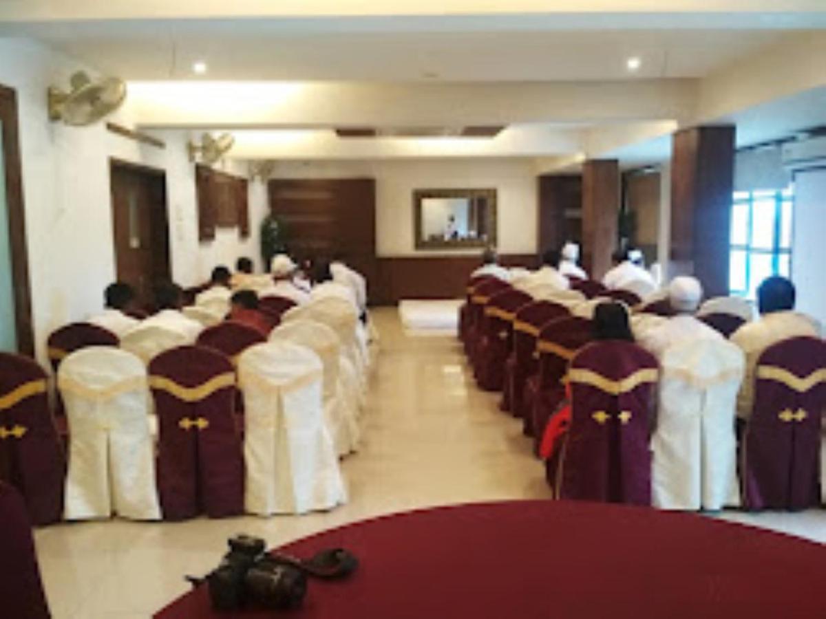 Hotel Sai Saya,Nashik Dış mekan fotoğraf