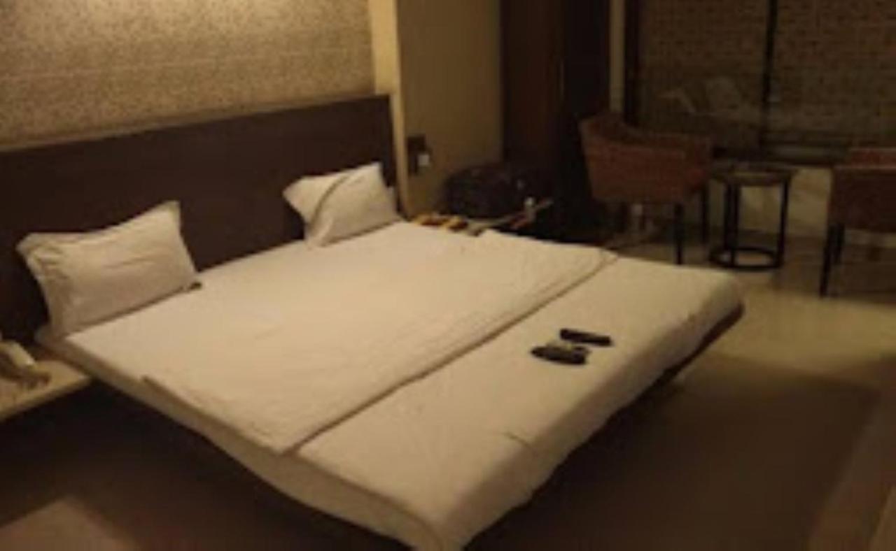Hotel Sai Saya,Nashik Dış mekan fotoğraf