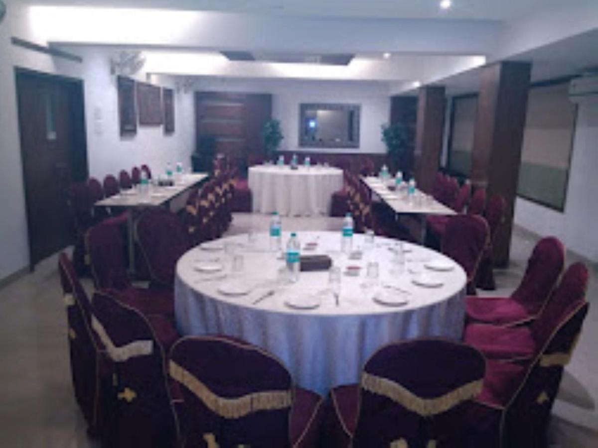 Hotel Sai Saya,Nashik Dış mekan fotoğraf